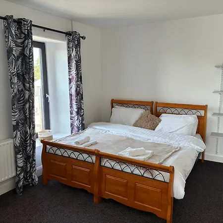 Edenderry Central Rooms 3*